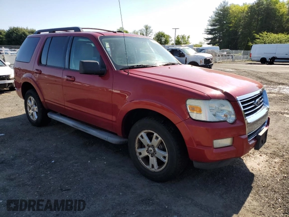 2010 Ford Explorer XLT z VIN 1FMEU7DEXAUA30671, wystawiony jako Copart lot #56351165 z przebiegiem 139 434 mil mil oraz Szkoda całkowita • Salvage title. Historia ofert i sprzedaży dostępna na DreamBid. Obrazek 4.