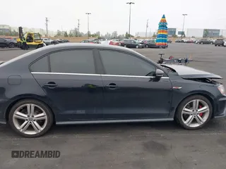 2017 Volkswagen Jetta GLI с VIN 3VW5T7AJ5HM333393, выставлен на аукционе IAAI как лот 42148596 с пробегом 185 261 миль миль и . История ставок и продаж доступна на DreamBid. Изображение 13.