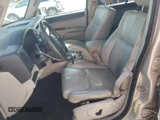 2007 Jeep Commander Limited z VIN 1J8HG58P27C702528, wystawiony jako Copart lot #71093934 z przebiegiem 167 950 mil mil oraz Czysty tytuł • Clean title. Historia ofert i sprzedaży dostępna na DreamBid. Obrazek 7.