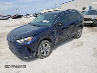 2022 Toyota RAV4 XLE with VIN 2T3W1RFV3NW209301, listed as a Copart auction lot 50494545 with 28,940 mi miles and Salvage Title. Bid and sale history available at carsss.com. Image 1.