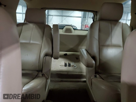 2011 Chevrolet Tahoe LT z VIN 1GNSKBE02BR290660, wystawiony jako Copart lot #87083164 z przebiegiem 177 933 mil mil oraz Szkoda całkowita • Salvage title. Historia ofert i sprzedaży dostępna na DreamBid. Obrazek 10.