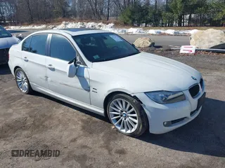 2011 BMW 3 Series 328i xDrive with VIN WBAPK5G52BNN31243, listed as a IAAI auction lot 41756773 with 139,743 mi miles. Bid and sale history available at carsss.com. Image 1.