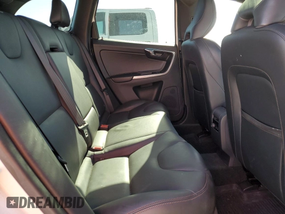 2016 Volvo XC60 T5 Drive-E Platinum с VIN YV440MDM8G2786261, выставлен на аукционе Copart как лот 49130895 с пробегом 80 332 миль миль и Чистый • Clean title. История ставок и продаж доступна на DreamBid. Изображение 11.