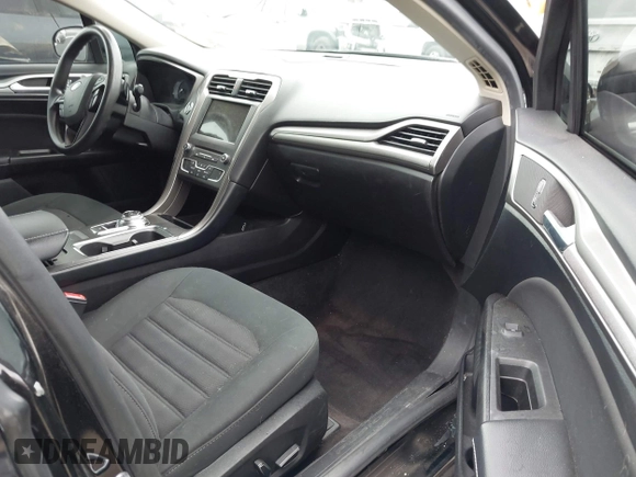 2018 Ford Fusion SE with VIN 3FA6P0HD1JR253185, listed as a IAAI auction lot 41901789 with 67,460 mi miles. Bid and sale history available at carsss.com. Image 5.