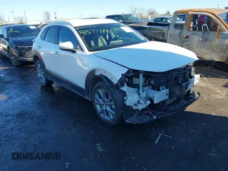2022 Mazda CX-30 S Select z VIN 3MVDMBBL8NM448787, wystawiony jako IAAI lot #41577914 z przebiegiem 64 552 mil mil oraz . Historia ofert i sprzedaży dostępna na DreamBid. Obrazek 1.
