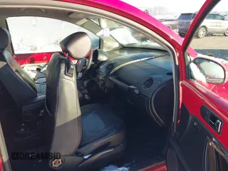 2010 Volkswagen New Beetle Coupe with VIN 3VWPW3AG3AM006204, listed as a IAAI auction lot 41265307 with 147,702 mi miles. Bid and sale history available at carsss.com. Image 5.