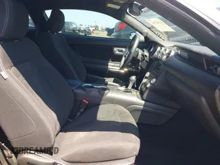 2019 Ford Mustang EcoBoost с VIN 1FA6P8TH8K5194620, выставлен на аукционе IAAI как лот 42162362 с пробегом 29 121 миль миль и . История ставок и продаж доступна на DreamBid. Изображение 5.