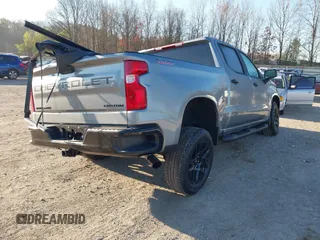 2025 Chevrolet Silverado 1500 with VIN 3GCPKCEK4SG161597, listed as a IAAI auction lot 41833048 with 852 mi miles and . Bid and sale history available at DreamBid. Image 4.