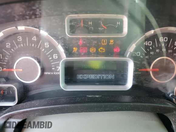 2010 Ford Expedition Max SSV with VIN 1FMJK1F58AEA13330, listed as a Copart auction lot 62523655 with 252,598 mi miles and Salvage title. Bid and sale history available at DreamBid. Image 9.