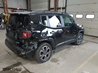 2017 Jeep Renegade Latitude with VIN ZACCJBBB4HPF10815, listed as a IAAI auction lot 41504957 with 192,076 mi miles. Bid and sale history available at carsss.com. Image 4.