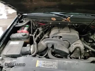 2010 Chevrolet Tahoe Commercial z VIN 1GNUKAE02AR175090, wystawiony jako Copart lot #84759734 z przebiegiem 143 567 mil mil oraz Szkoda całkowita • Salvage title. Historia ofert i sprzedaży dostępna na DreamBid. Obrazek 14.