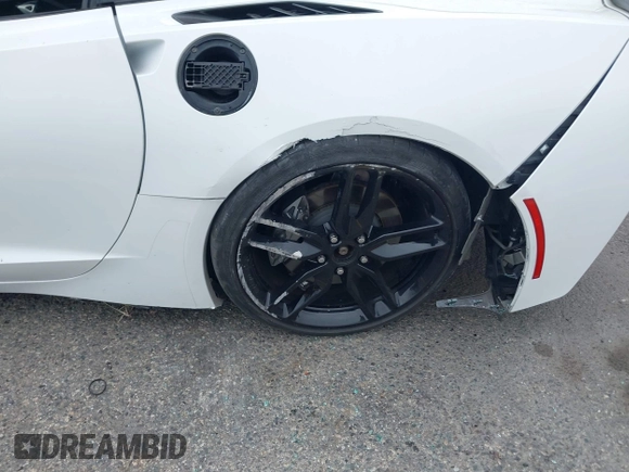 2019 Chevrolet Corvette 1LT z VIN 1G1YB2D76K5112204, wystawiony jako IAAI lot #42215657 z przebiegiem Nie podano mil oraz . Historia ofert i sprzedaży dostępna na DreamBid. Obrazek 17.