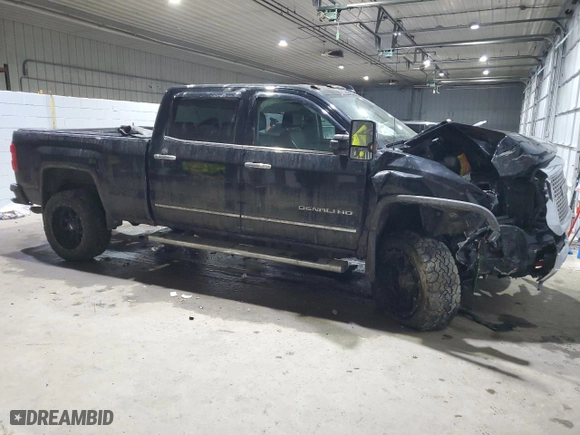 2017 GMC Sierra 2500HD Denali with VIN 1GT12UEG3HF100369, listed as a Copart auction lot 86558264 with 100,658 mi miles and Salvage Title. Bid and sale history available at carsss.com. Image 4.
