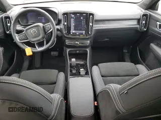 2023 Volvo C40 Recharge Pure Electric Plus with VIN YV4ED3GL0P2043647, listed as a Copart auction lot 39146484 with 2,576 mi miles. Bid and sale history available at carsss.com. Image 8.
