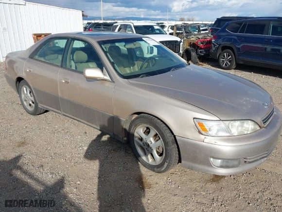 2000 Lexus ES 300 with VIN JT8BF28G1Y5099039, listed as a IAAI auction lot 41702348 with 229,398 mi miles. Bid and sale history available at carsss.com. Image 1.