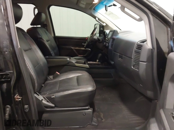 2015 Nissan Titan SV z VIN 1N6AA0EC6FN502962, wystawiony jako IAAI lot #41358935 z przebiegiem 102 204 mil mil oraz . Historia ofert i sprzedaży dostępna na DreamBid. Obrazek 5.