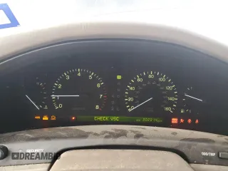 2000 Lexus LS 400 z VIN JT8BH28F3Y0169199, wystawiony jako Copart lot #46851025 z przebiegiem 302 914 mil mil oraz Szkoda całkowita • Salvage title. Historia ofert i sprzedaży dostępna na DreamBid. Obrazek 9.