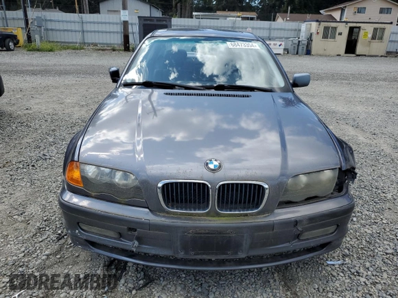 2001 BMW 3 Series 325i with VIN WBAAV33421FU88529, listed as a Copart auction lot 68473354 with 158,806 mi miles and Salvage Title. Bid and sale history available at carsss.com. Image 5.