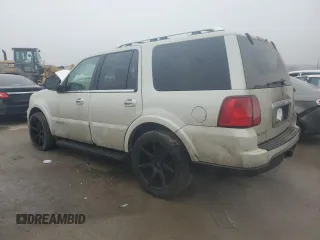 2005 Lincoln Navigator Luxury with VIN 5LMFU28505LJ06747, listed as a Copart auction lot 43131645 with 218,140 mi miles and Salvage Title. Bid and sale history available at carsss.com. Image 2.