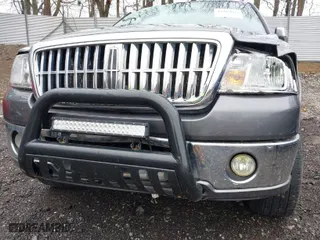 2007 Lincoln Mark LT with VIN 5LTPW18547FJ11206, listed as a IAAI auction lot 41980873 with NaN miles. Bid and sale history available at carsss.com. Image 18.
