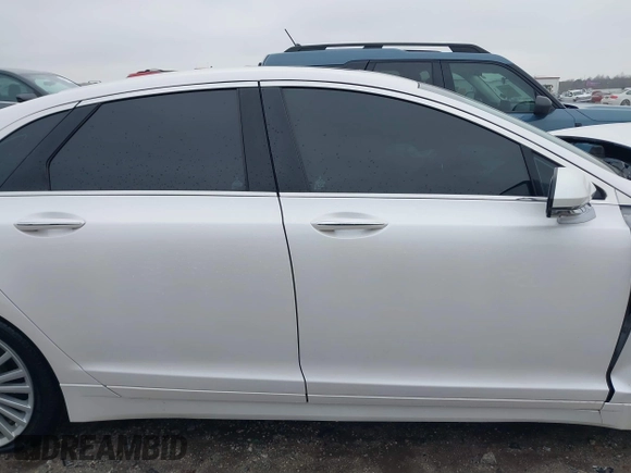 2017 Lincoln MKZ Reserve z VIN 3LN6L5E9XHR619962, wystawiony jako IAAI lot #41791188 z przebiegiem 143 955 mil mil oraz . Historia ofert i sprzedaży dostępna na DreamBid. Obrazek 13.