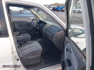 2002 Suzuki XL-7 Standard with VIN JS3TX92V824125363, listed as a IAAI auction lot 41221270 with 190,034 mi miles. Bid and sale history available at carsss.com. Image 5.