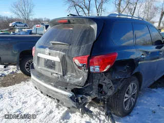 2017 Nissan Pathfinder SV with VIN 5N1DR2MN5HC629476, listed as a IAAI auction lot 41325826 with 87,573 mi miles. Bid and sale history available at carsss.com. Image 6.