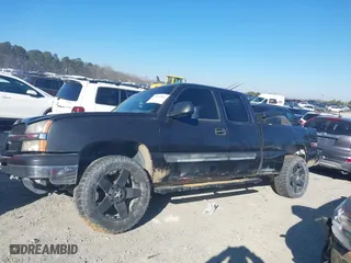 2003 Chevrolet Silverado 1500 Work Truck with VIN 2GCEC19XX31352031, listed as a IAAI auction lot 41283482 with 131,106 mi miles. Bid and sale history available at carsss.com. Image 13.