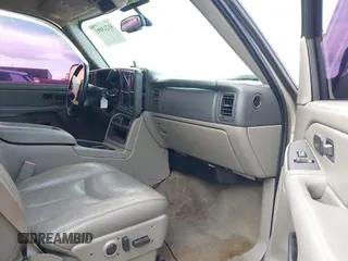 2006 Chevrolet Tahoe Z71 with VIN 1GNEK13Z66R107047, listed as a IAAI auction lot 41233093 with 272,734 mi miles. Bid and sale history available at carsss.com. Image 5.