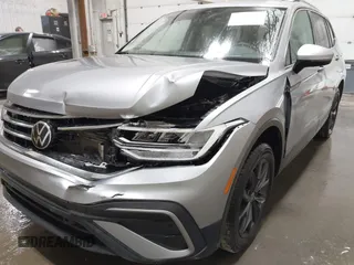 2024 Volkswagen Tiguan SE with VIN 3VV2B7AXXRM098733, listed as a IAAI auction lot 42544697 with 26,034 mi miles and . Bid and sale history available at DreamBid. Image 6.