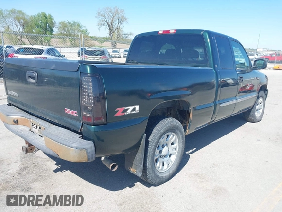 2005 GMC Sierra 1500 with VIN 1GTEK19BX5E341135, listed as a IAAI auction lot 42220266 with 172,451 mi miles and . Bid and sale history available at DreamBid. Image 4.