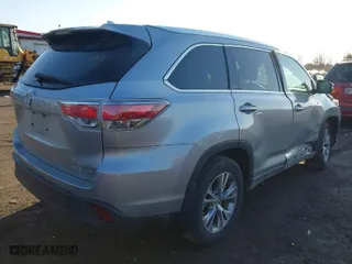 2015 Toyota Highlander XLE with VIN 5TDJKRFH8FS122806, listed as a IAAI auction lot 41791648 with 149,973 mi miles. Bid and sale history available at carsss.com. Image 4.