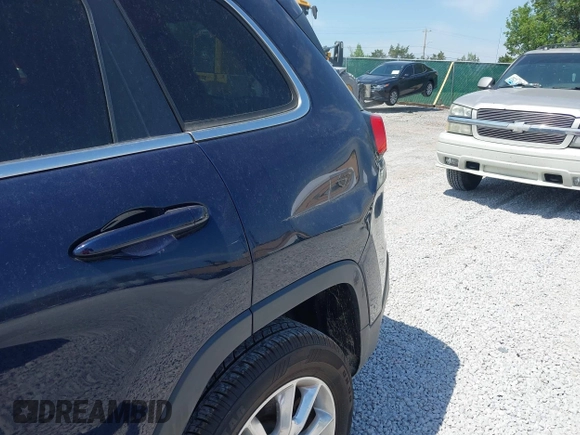 2015 Jeep Cherokee Limited z VIN 1C4PJMDS0FW551615, wystawiony jako IAAI lot #42080944 z przebiegiem 175 793 mil mil oraz . Historia ofert i sprzedaży dostępna na DreamBid. Obrazek 6.
