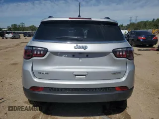 2025 Jeep Compass Latitude with VIN 3C4NJDBN7ST515618, listed as a Copart auction lot 57312805 with 670 mi miles and Salvage title. Bid and sale history available at DreamBid. Image 6.
