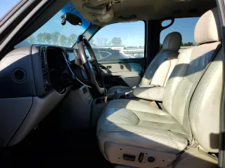 2002 Chevrolet Suburban LT with VIN 1GNEC16Z02J287885, listed as a Copart auction lot 85322374 with 421,757 mi miles and Salvage Title. Bid and sale history available at carsss.com. Image 7.