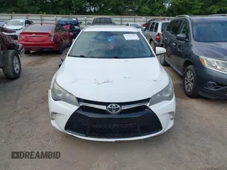 2017 Toyota Camry XLE z VIN 4T1BF1FK2HU712337, wystawiony jako IAAI lot #42389428 z przebiegiem 186 915 mil mil oraz . Historia ofert i sprzedaży dostępna na DreamBid. Obrazek 12.