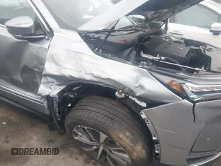 2025 Acura MDX w/Technology Package with VIN 5J8YD9H48SL000950, listed as a IAAI auction lot 40776010 with 18 mi miles. Bid and sale history available at carsss.com. Image 6.
