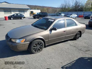 1999 Toyota Camry LE с VIN 4T1BG22KXXU505590, выставлен на аукционе Copart как лот 53704675 с пробегом 197 496 миль миль и Списание • Salvage title. История ставок и продаж доступна на DreamBid. Изображение 1.