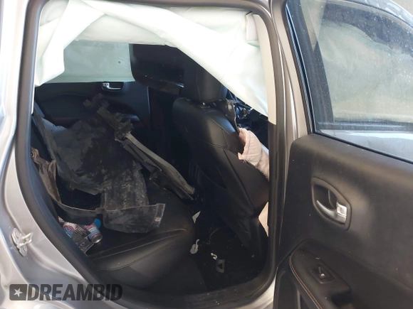 2019 Jeep Compass Latitude с VIN 3C4NJDBB1KT622637, выставлен на аукционе IAAI как лот 42567584 с пробегом Не указан миль и . История ставок и продаж доступна на DreamBid. Изображение 8.