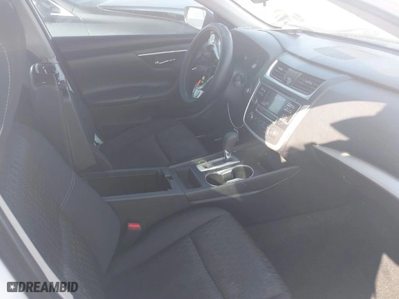 2016 Nissan Altima 2.5 SR with VIN 1N4AL3AP4GN390967, listed as a IAAI auction lot 38468751 with 88,731 mi miles. Bid and sale history available at carsss.com. Image 5.