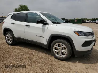 2024 Jeep Compass Sport z VIN 3C4NJDAN6RT163210, wystawiony jako Copart lot #51369215 z przebiegiem 13 575 mil mil oraz Szkoda całkowita • Salvage title. Historia ofert i sprzedaży dostępna na DreamBid. Obrazek 4.