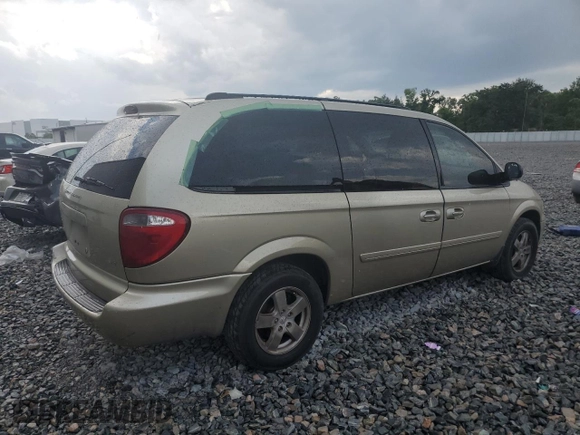 2005 Dodge Caravan SXT with VIN 2D4GP44L45R260651, listed as a Copart auction lot 55804905 with 131,795 mi miles and Salvage Title. Bid and sale history available at DreamBid. Image 3.