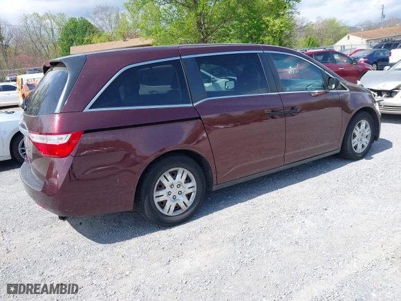 2011 Honda Odyssey LX with VIN 5FNRL5H28BB088074, listed as a IAAI auction lot 42033376 with 199,148 mi miles. Bid and sale history available at carsss.com. Image 4.