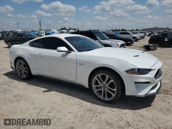 2021 Ford Mustang GT z VIN 1FA6P8CF2M5117291, wystawiony jako Copart lot #56486855 z przebiegiem 31 183 mil mil oraz Szkody całkowita. Historia ofert i sprzedaży dostępna na DreamBid. Obrazek 4.