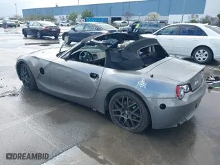 2004 BMW Z4 2.5i with VIN 4USBT33554LS50034, listed as a IAAI auction lot 41825933 with 170,181 mi miles. Bid and sale history available at carsss.com. Image 3.