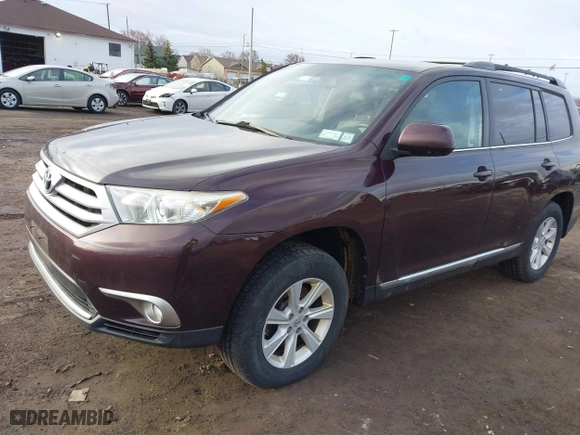 2013 Toyota Highlander with VIN 5TDBK3EH0DS277107, listed as a IAAI auction lot 41857411 with 152,186 mi miles. Bid and sale history available at carsss.com. Image 17.