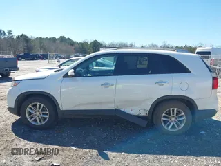 2014 Kia Sorento LX with VIN 5XYKT4A68EG521124, listed as a IAAI auction lot 41670919 with 181,722 mi miles. Bid and sale history available at carsss.com. Image 14.