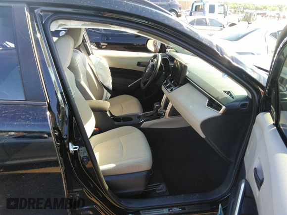 2023 Toyota Corolla Cross LE z VIN 7MUCAAAG4PV043720, wystawiony jako IAAI lot #36955746 z przebiegiem Nie podano mil oraz . Historia ofert i sprzedaży dostępna na DreamBid. Obrazek 5.