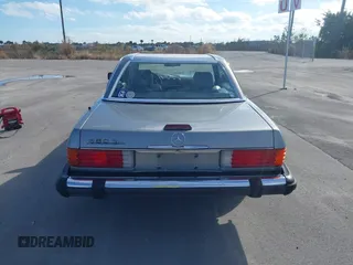 1988 Mercedes-Benz 560 SL with VIN WDBBA48D0JA088479, listed as a IAAI auction lot 41272731 with 91,858 mi miles and . Bid and sale history available at DreamBid. Image 16.