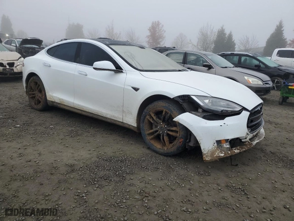 2013 Tesla Model S with VIN 5YJSA1CG3DFP16662, listed as a Copart auction lot 83674474 with 105,013 mi miles and Salvage Title. Bid and sale history available at carsss.com. Image 4.